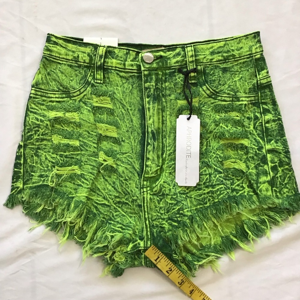 NWT- Aphrodite Women Green High Waist Distressed Raw Hem Summer Jean Shorts L - Picture 8 of 9